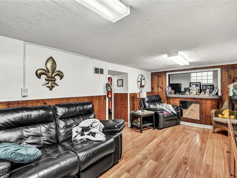 1909 Powell Avenue, Cleveland Heights, OH 44118 Photo 9