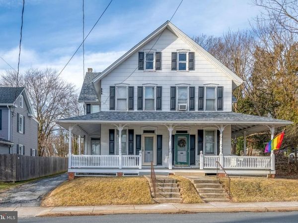 19 W COTTAGE AVENUE , MILLERSVILLE, PA 17551