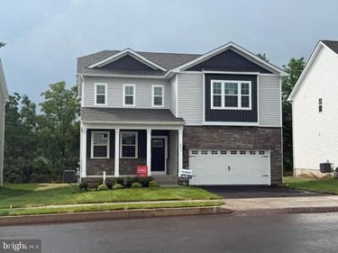 3043 MARTHA WAY, PENNSBURG, PA 18073