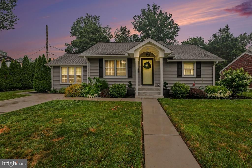 2003 DICKINSON AVENUE , CAMP HILL, PA 17011