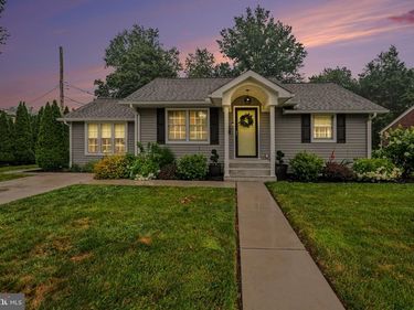 2003 DICKINSON AVENUE, CAMP HILL, PA 17011