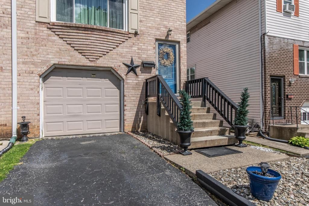 214 10TH AVENUE, BETHLEHEM, PA 18018
