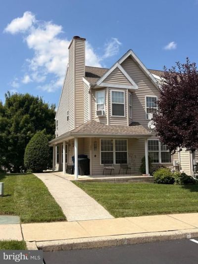 135 PETERS COURT , COATESVILLE, PA 19320