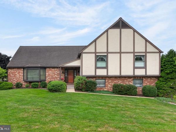 56 N WHISPER LANE, NEW HOLLAND, PA 17557