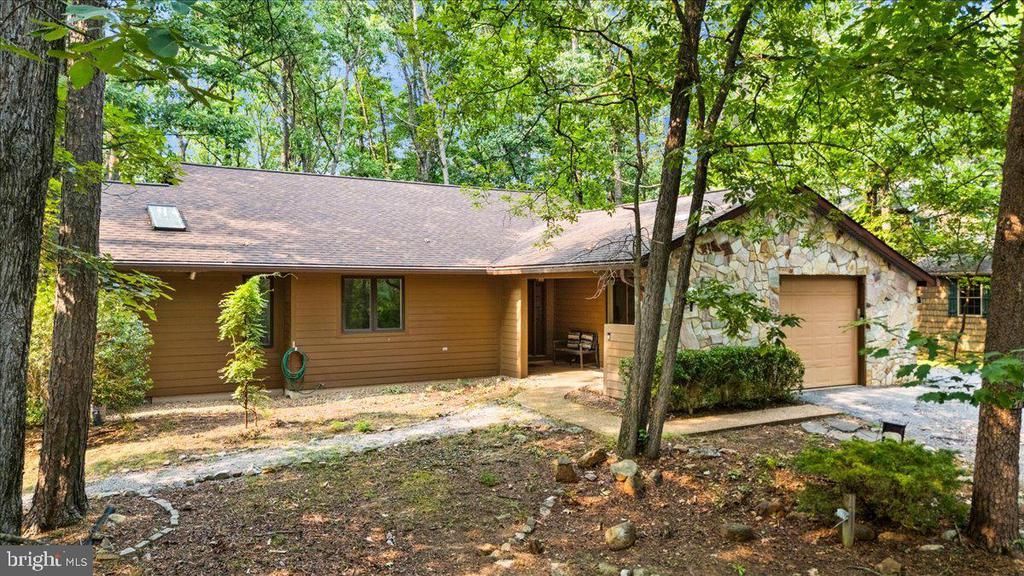 2715 LANIER LANE , MCGAHEYSVILLE, VA 22840