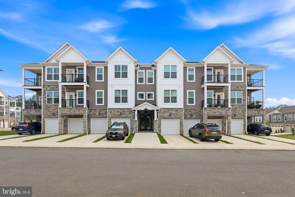 19 Artemisia Way , Unit 301, Stafford, VA 22554 Main Photo