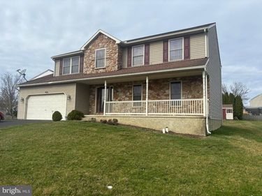 228 S BROAD STREET, JONESTOWN, PA 17038