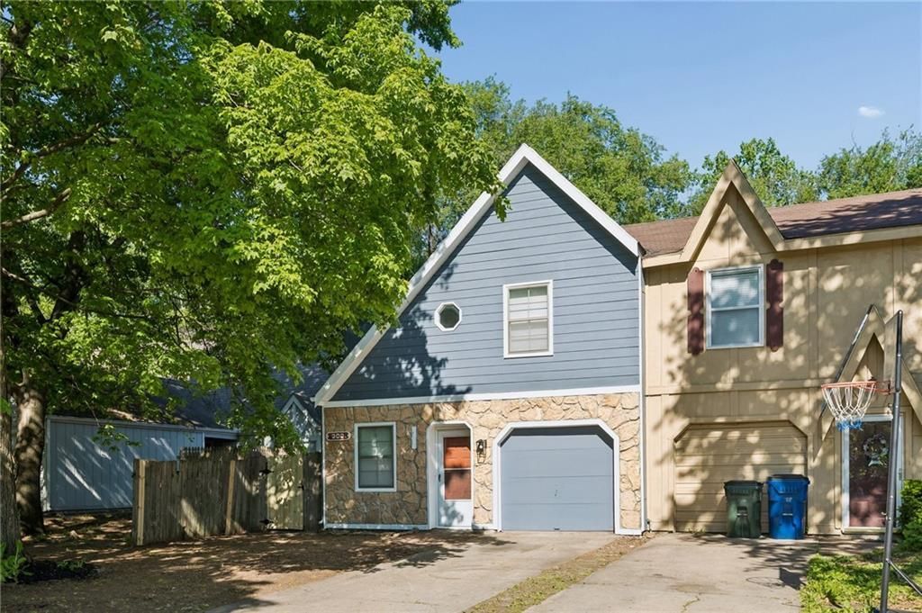 303 Northwood Lane, Lawrence, KS 66044 Main Photo