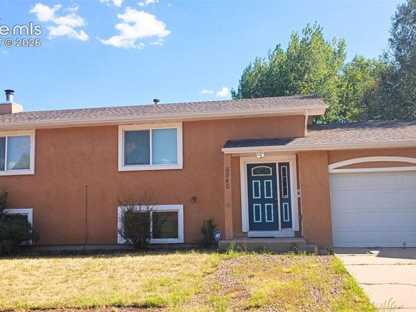6940 Grand Valley Drive, Colorado Springs, CO 80911
