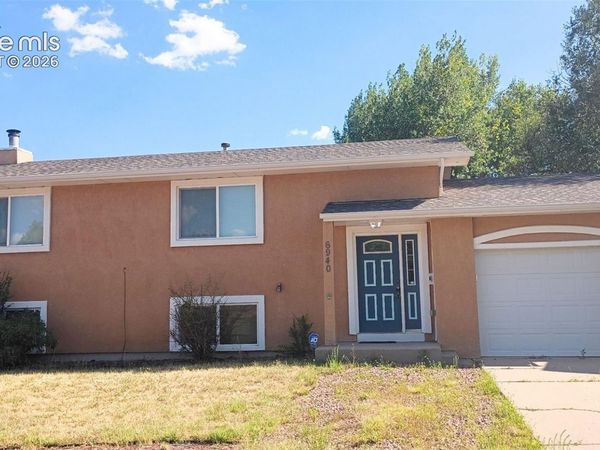 6940 Grand Valley Drive, Colorado Springs, CO 80911