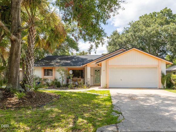 42 Blairsville Drive, Palm Coast, FL 32137