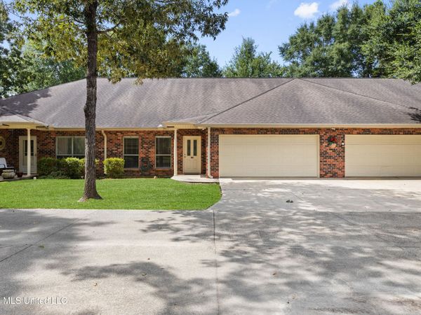 1240 Kapalama Lane, Diamondhead, MS 39525