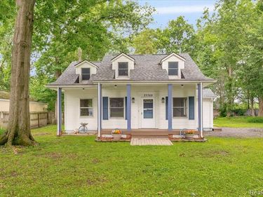 27769 Gilbert Drive, Warren, MI 48093