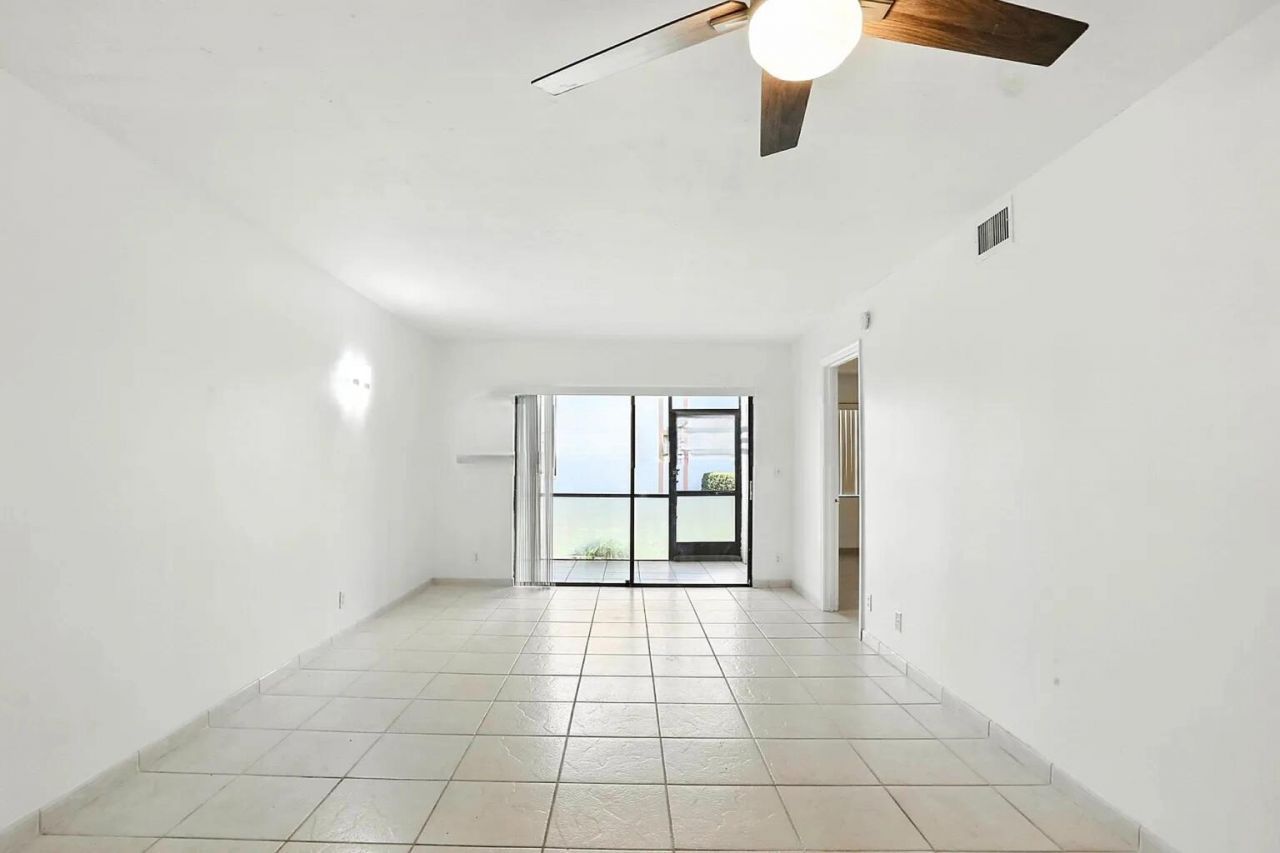 3050 Norwood Place, Unit N112, Boca Raton, FL 33431 Photo