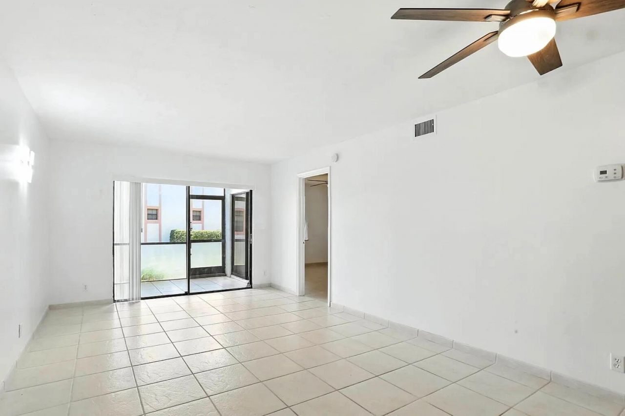 3050 Norwood Place, Unit N112, Boca Raton, FL 33431 Photo