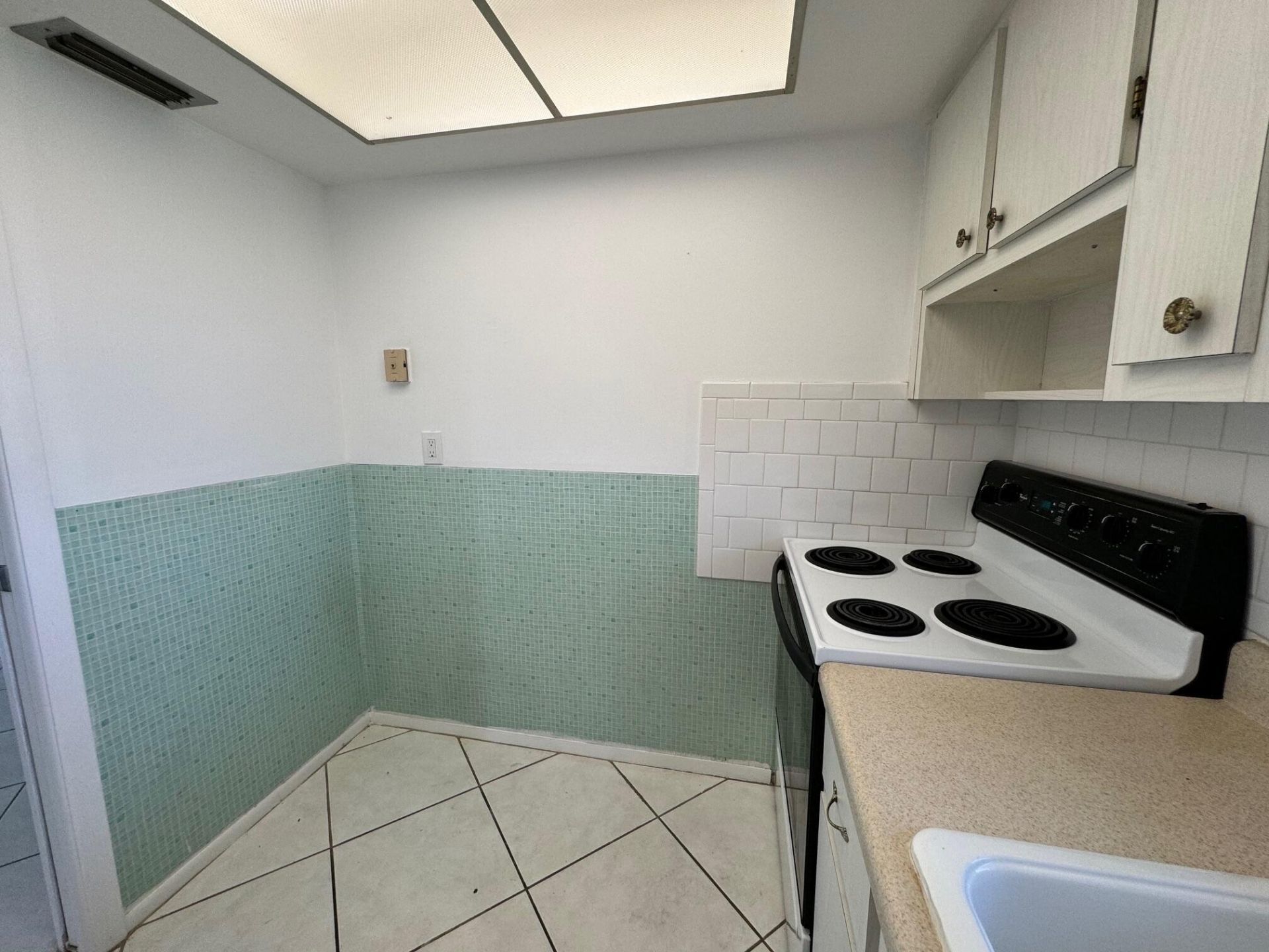 2885 Crosley Drive E, Unit A, West Palm Beach, FL 33415 Photo