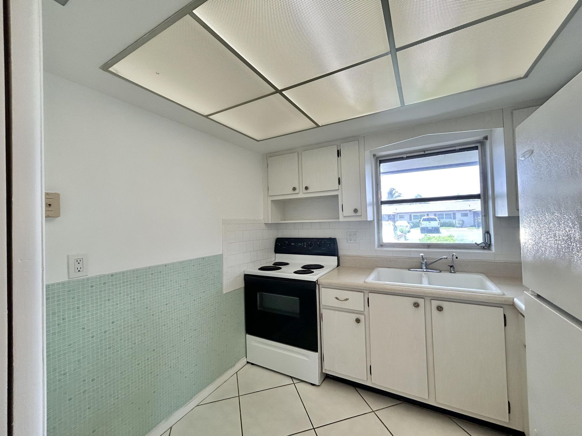 2885 Crosley Drive E, Unit A, West Palm Beach, FL 33415 Photo