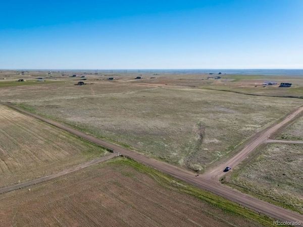 58701 E Lake Place , Strasburg, CO 80136