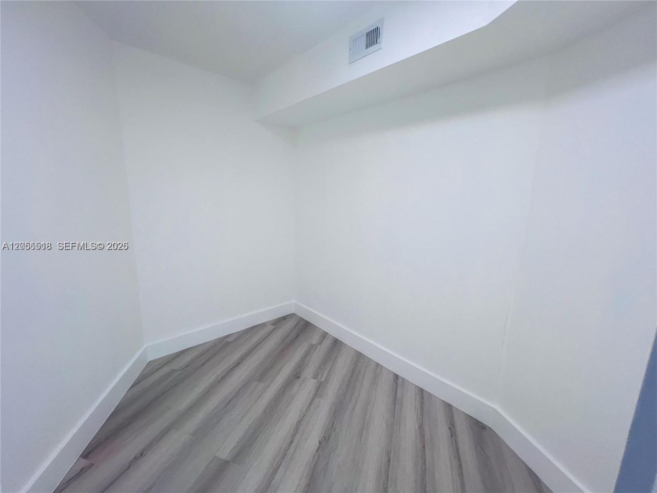 1200 NE Miami Gardens Dr , Unit 501W, Miami, FL 33179 Photo