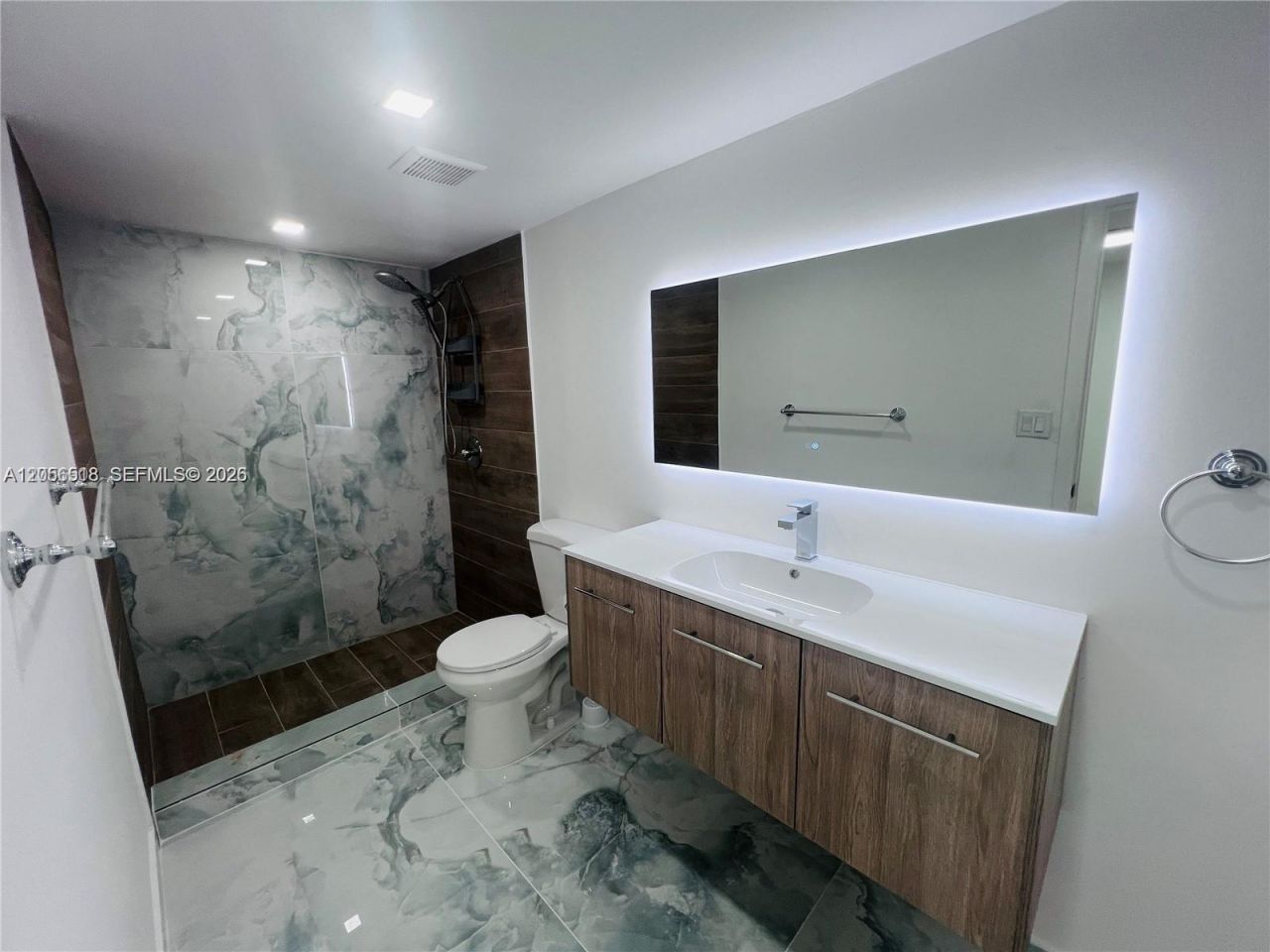 1200 NE Miami Gardens Dr , Unit 501W, Miami, FL 33179 Photo