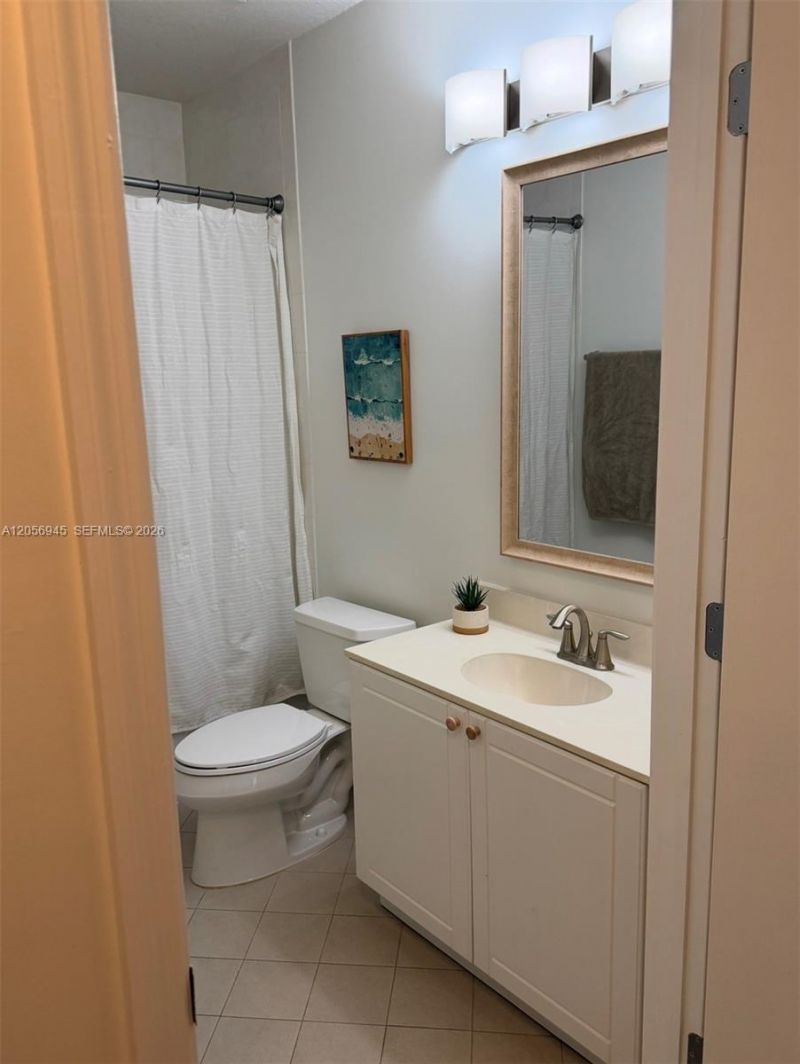 652 NE 63rd St, Unit 404, Miami, FL 33138 Photo