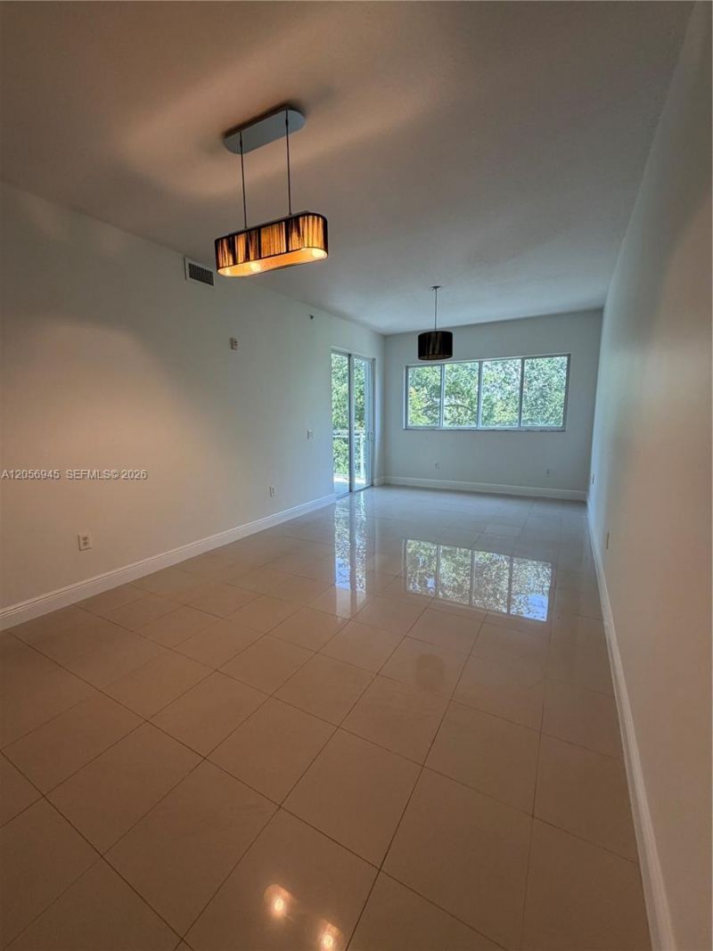 652 NE 63rd St, Unit 404, Miami, FL 33138 Photo