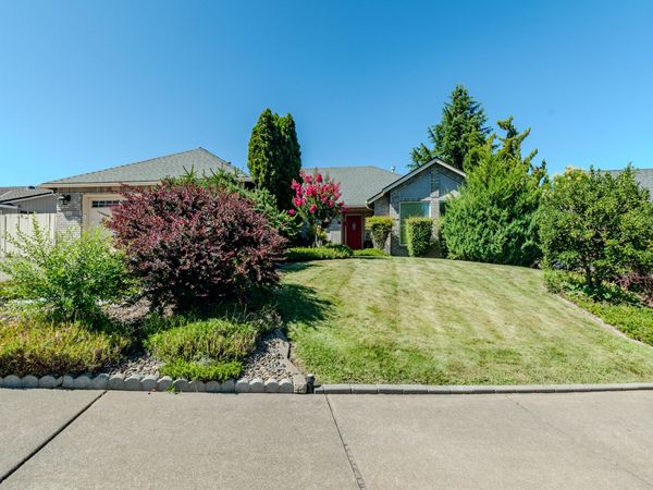 1829 Garden Drive, Medford, OR 97504