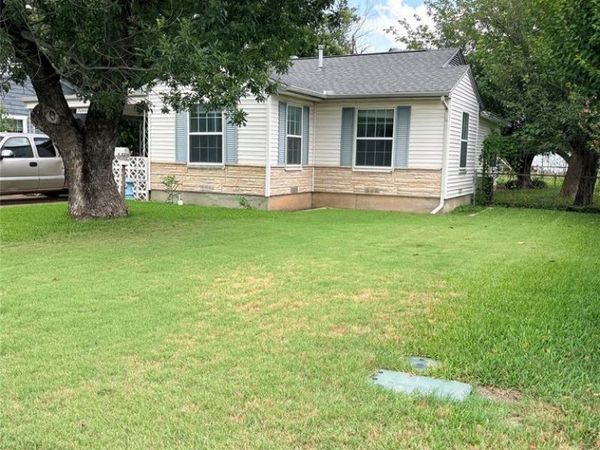 2101 14th Avenue, Mineral Wells, TX 76067