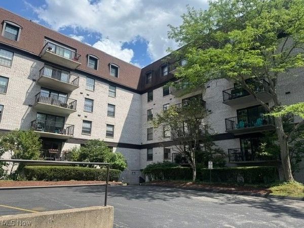 800 Brick Mill Run, Unit 116, Westlake, OH 44145