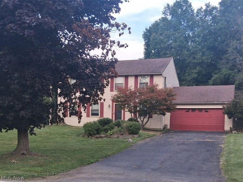 2691 Elizabeth Drive, Lordstown, OH 44481 Photo 2