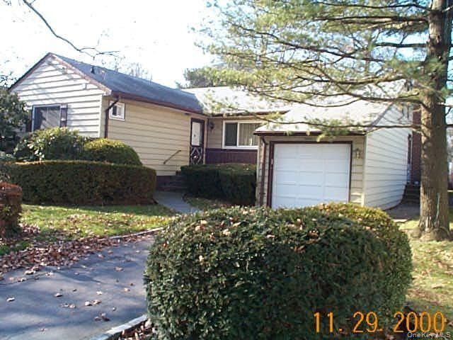 12 Janet Place , Valley Stream, NY 11581 Main Photo