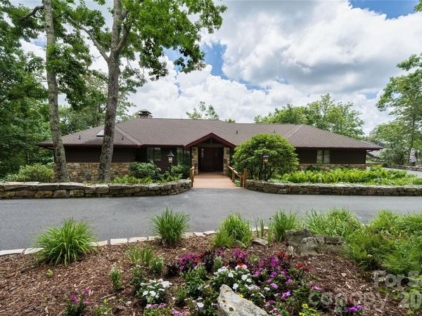 815 Crest Trail, Linville, NC 28646
