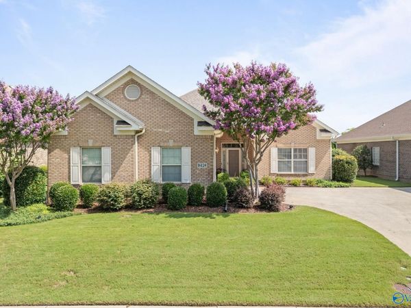 16124 Shropshire Drive SE, Huntsville, AL 35803