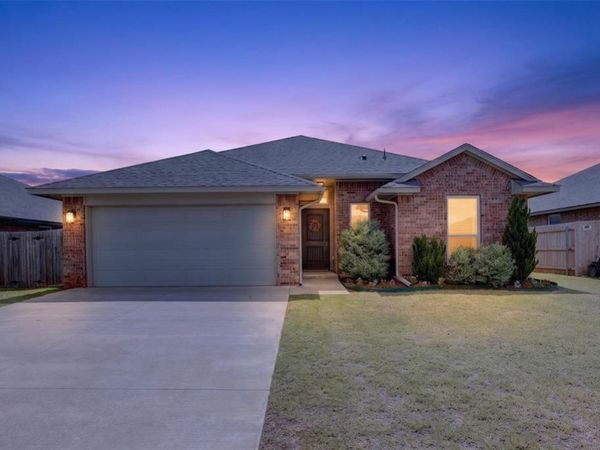 940 S Appaloosa Lane, Mustang, OK 73064