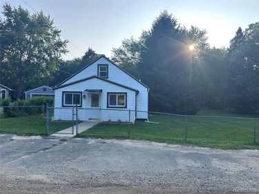 3285 Maple Ridge , Highland Twp, MI 48356