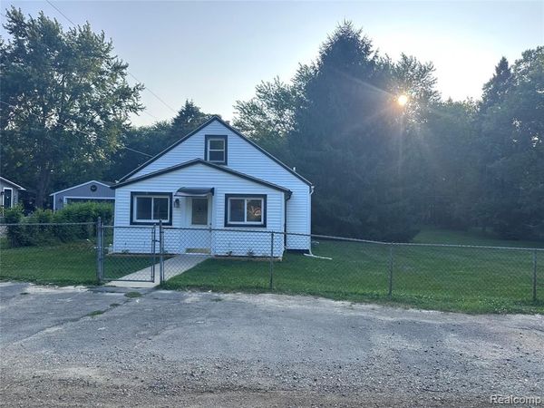 3285 Maple Ridge, Highland Twp, MI 48356
