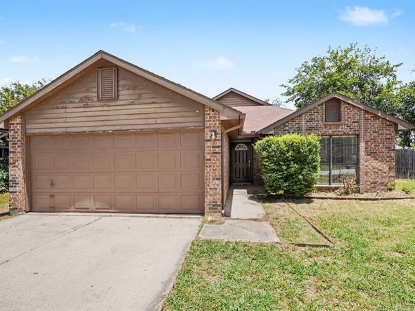 4245 Periwinkle Drive , Fort Worth, TX 76137