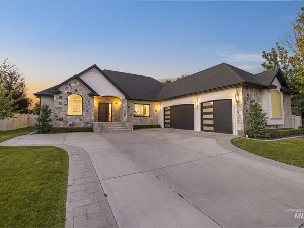 685 Canyon Park Ave, Twin Falls, ID 83301