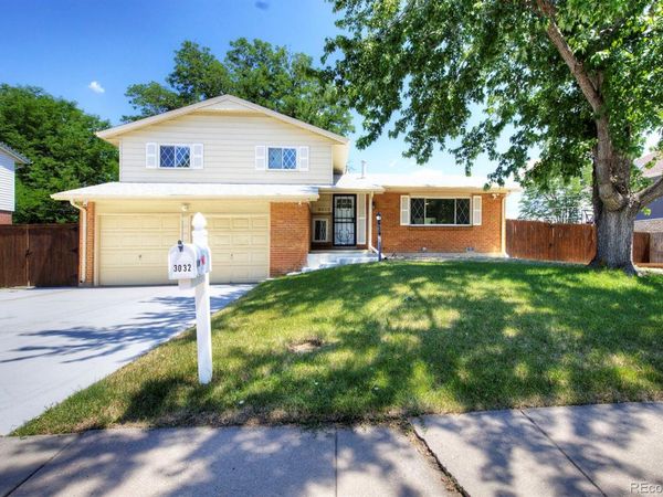 3032 S Saulsbury Street , Denver, CO 80227
