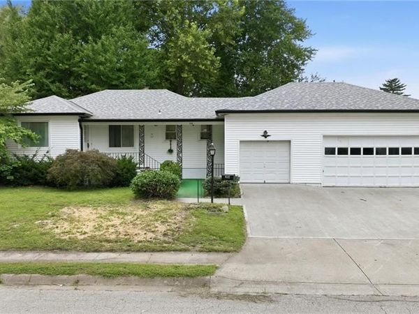 216 Moss Avenue, Liberty, MO 64068