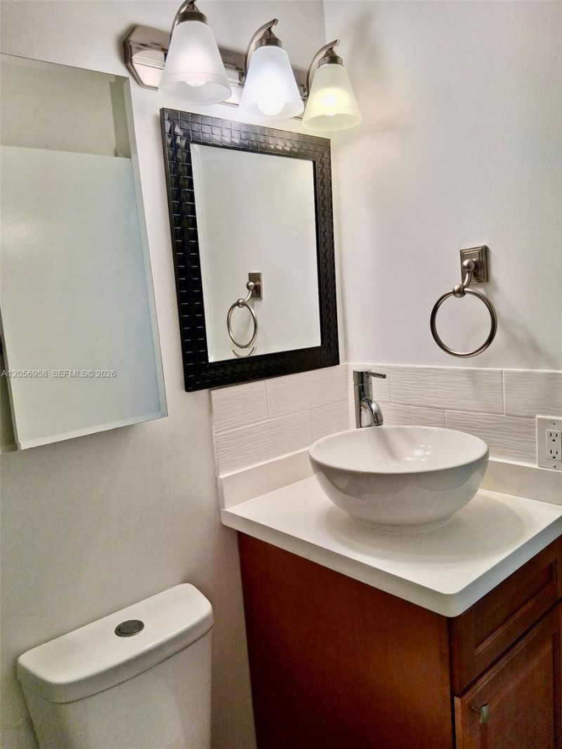 151 Essex Rd , Unit 4-30, Hollywood, FL 33024 Photo