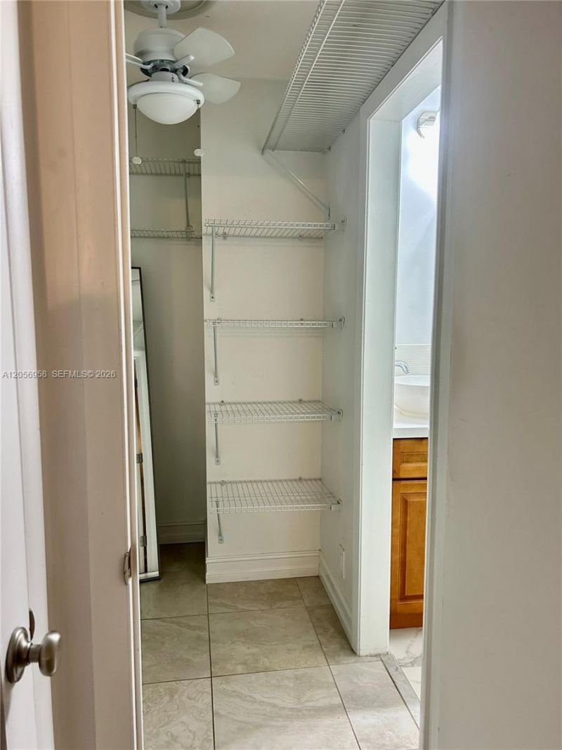 151 Essex Rd , Unit 4-30, Hollywood, FL 33024 Photo