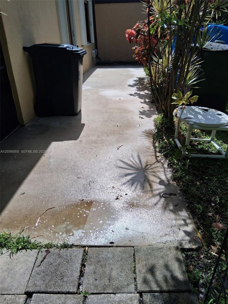 151 Essex Rd , Unit 4-30, Hollywood, FL 33024 Photo