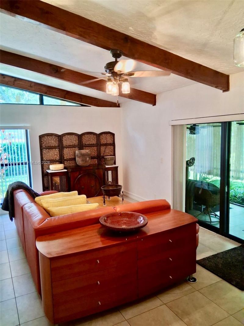 151 Essex Rd , Unit 4-30, Hollywood, FL 33024 Photo