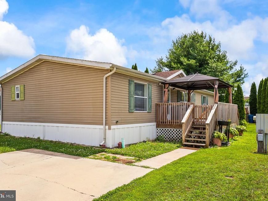 29 Hampshire Drive, New Oxford, PA 17350 Main Photo
