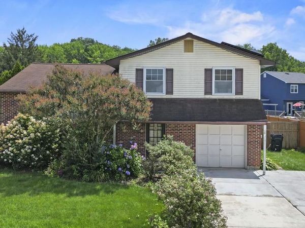 6 WORTHY DOWN AVENUE, BEAR, DE 19701