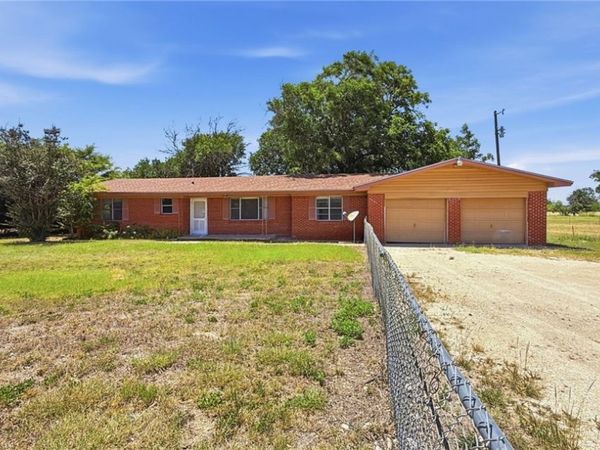 902 S US Highway 281 , Evant, TX 76525