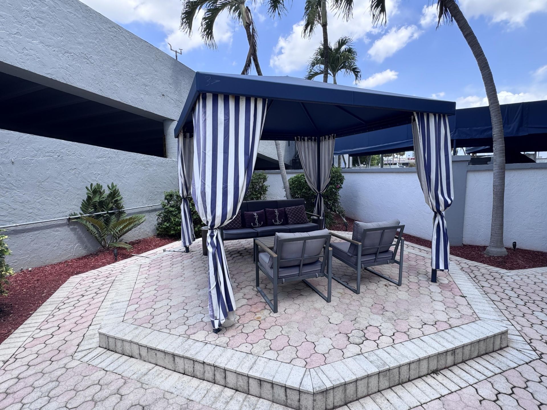 3031 N Ocean Boulevard, Unit 708, Fort Lauderdale, FL 33308 Photo