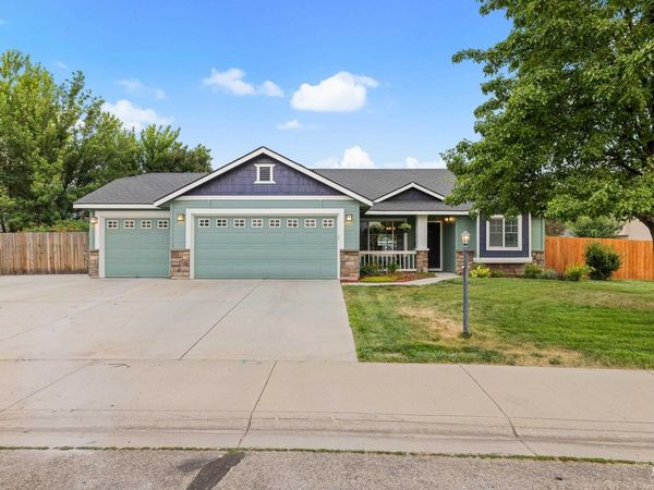 979 N Lambert Way, Meridian, ID 83642