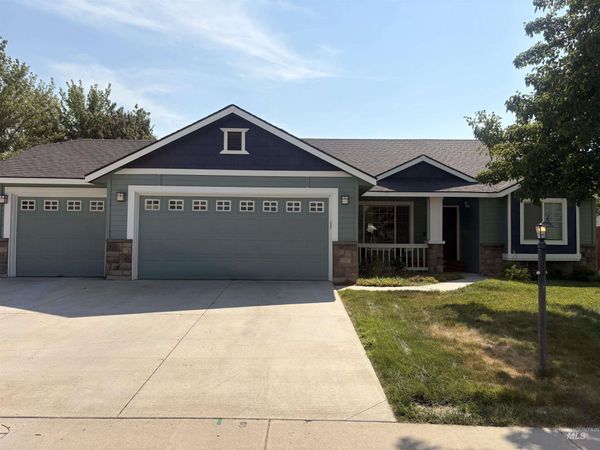 979 N Lambert Way, Meridian, ID 83642